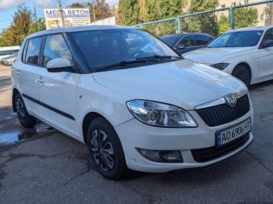 Skoda Fabia
                           2011г. в рассрочку