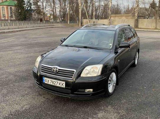 Toyota Avensis 2004г. в рассрочку