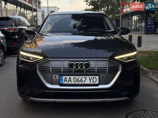 Audi E-tron                          2019г. в рассрочку