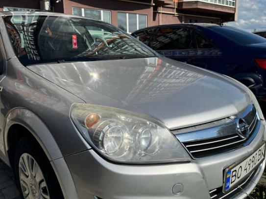 Opel Astra                           2008г. в рассрочку