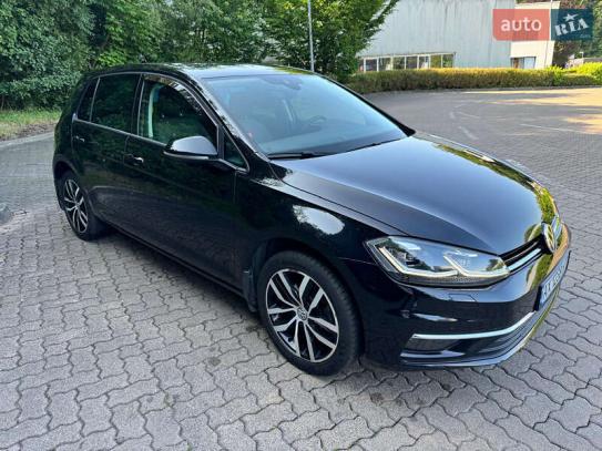 Volkswagen Golf
                            2019г. в рассрочку