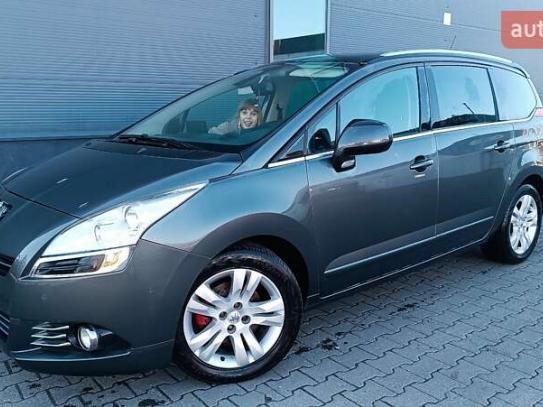 Peugeot 5008 2012г. в рассрочку