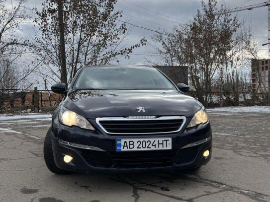 Peugeot 308                             2015г. в рассрочку