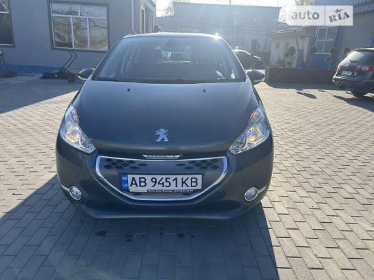 Peugeot 208 2012г. в рассрочку