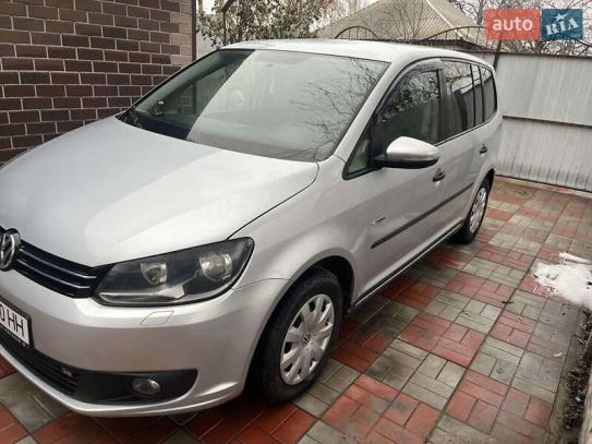 Volkswagen Touran
                          2012г. в рассрочку