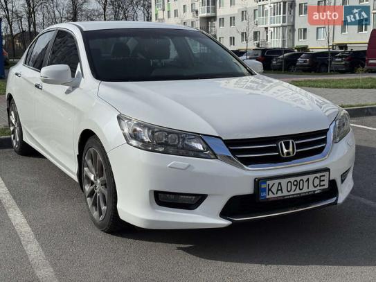 Honda Accord                          2013г. в рассрочку
