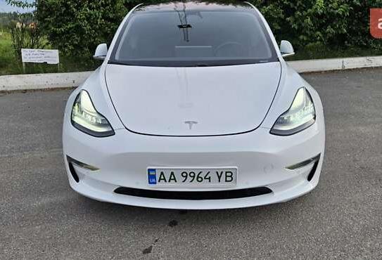 Tesla Model 3                         2018г. в рассрочку