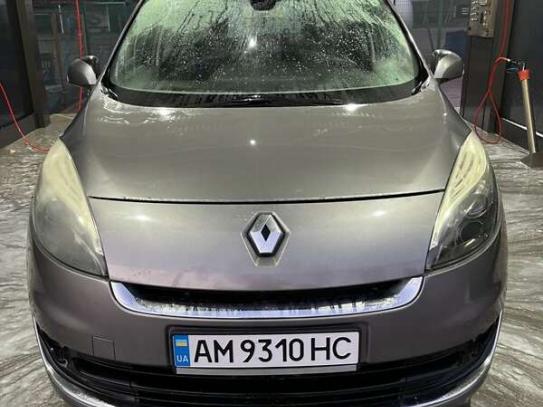 Renault Megane scenic                   2012г. в рассрочку