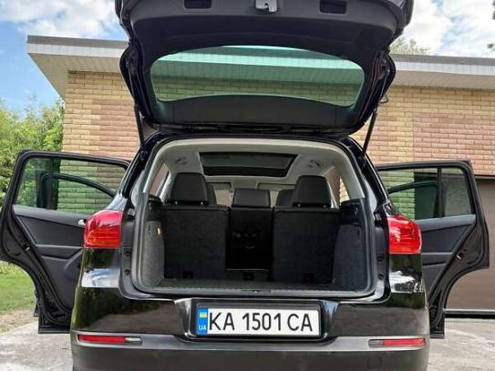 Volkswagen Tiguan                          2011г. в рассрочку