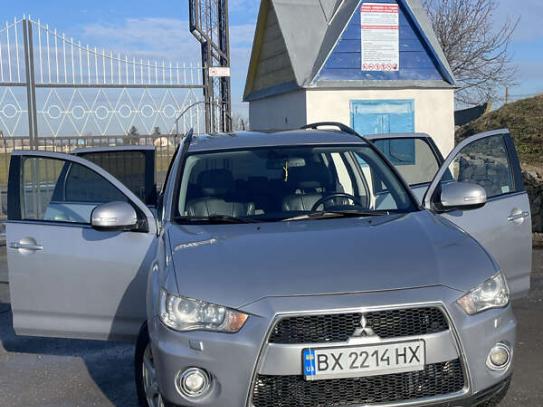 Mitsubishi Outlander
                       2012г. в рассрочку