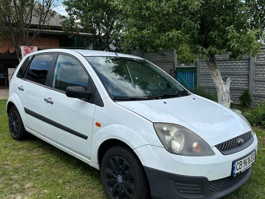 Ford Fiesta                          2008г. в рассрочку