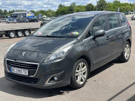 Peugeot 5008                            2016г. в рассрочку