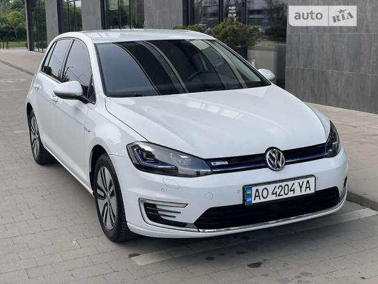 Volkswagen E-golf                          2017г. в рассрочку