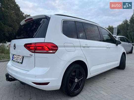 Volkswagen Touran
                          2017г. в рассрочку