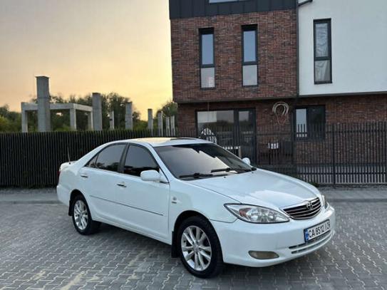 Toyota Camry 2003г. в рассрочку