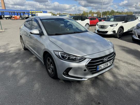 Hyundai Avante 2015р. у розстрочку