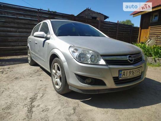 Opel Astra 2008г. в рассрочку