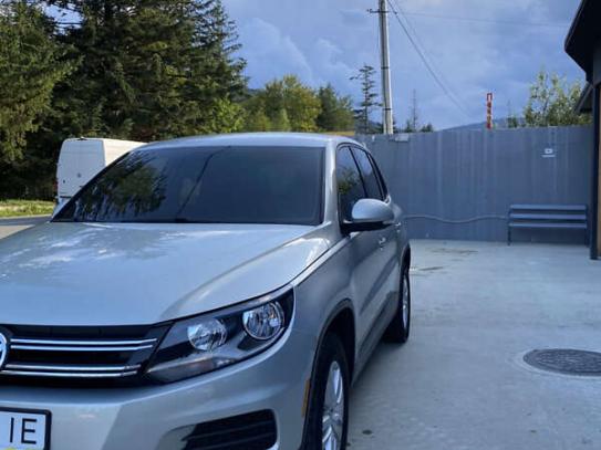 Volkswagen Tiguan 2012р. у розстрочку