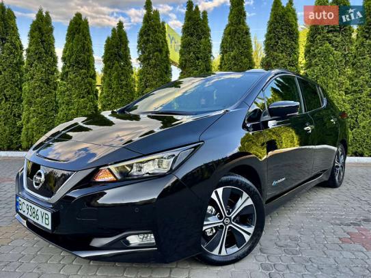 Nissan Leaf 2018г. в рассрочку