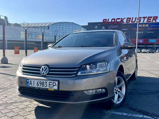 Volkswagen Passat 2011г. в рассрочку