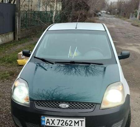 Ford Fiesta                          2007г. в рассрочку