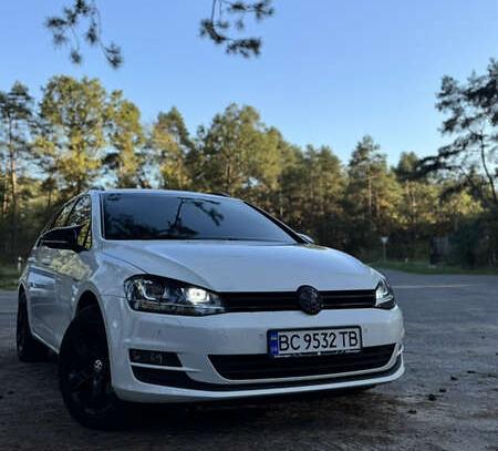 Volkswagen Golf 2014р. у розстрочку