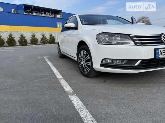 Volkswagen Passat 2013р. у розстрочку