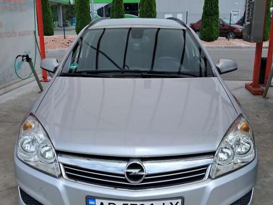 Opel Astra                           2007г. в рассрочку