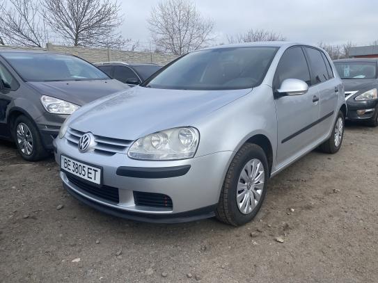 Volkswagen Golf                            2004г. в рассрочку