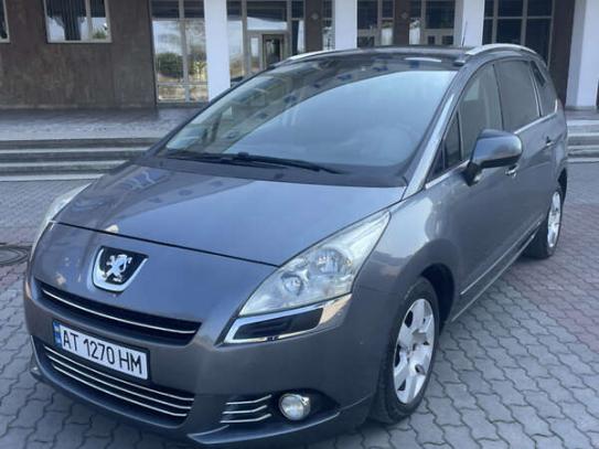 Peugeot 5008 2011г. в рассрочку