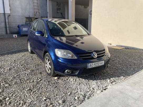 Volkswagen Golf                            2005г. в рассрочку