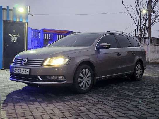 Volkswagen Passat 2011р. у розстрочку