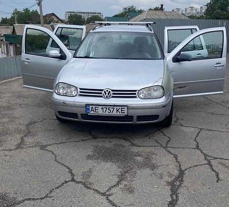 Volkswagen Golf                            2004г. в рассрочку