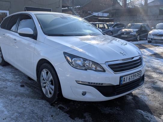 Peugeot 308                             2015г. в рассрочку