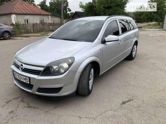 Opel Astra 2005г. в рассрочку