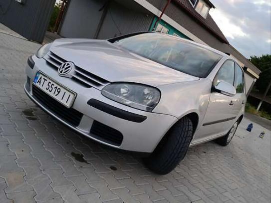 Volkswagen Golf                            2004г. в рассрочку