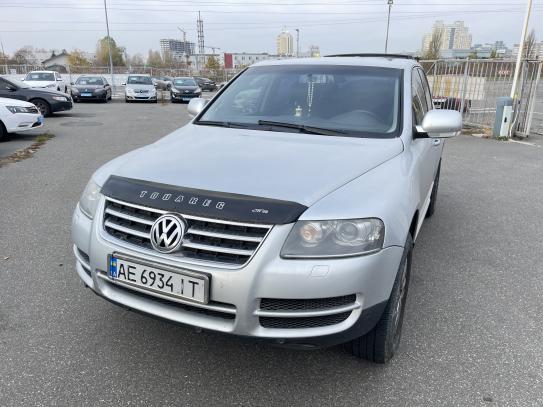 Volkswagen Touareg 2005г. в рассрочку