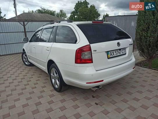 Skoda Octavia                         2013г. в рассрочку