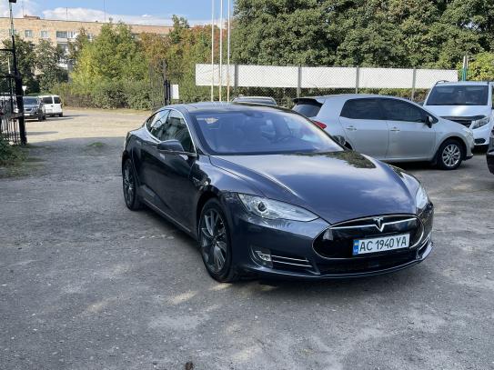 Tesla Model s 2015р. у розстрочку