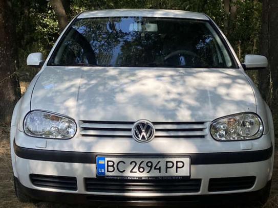 Volkswagen Golf 2001р. у розстрочку