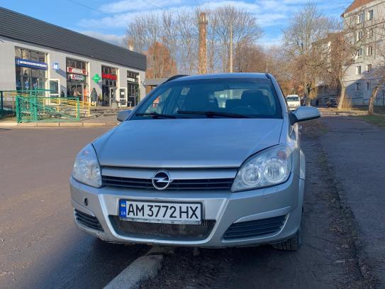 Opel Astra                           2004г. в рассрочку