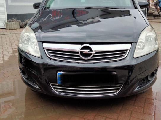 Opel Zafira 2008г. в рассрочку