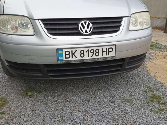 Volkswagen Touran
                          2004г. в рассрочку