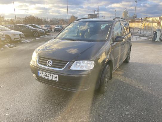 Volkswagen Touran 2006р. у розстрочку