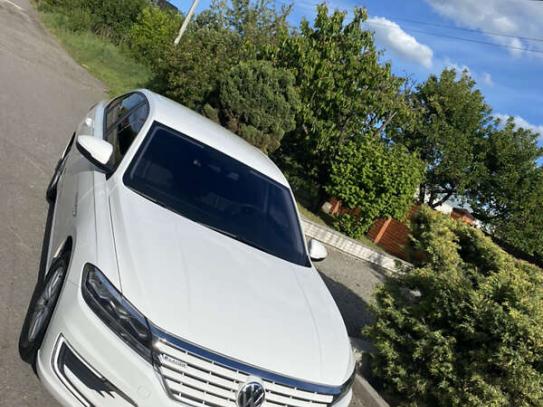 Volkswagen E-lavida
                        2021г. в рассрочку