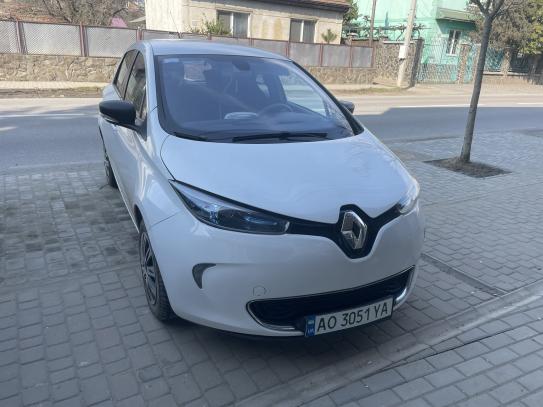 Renault Zoe                             2016г. в рассрочку