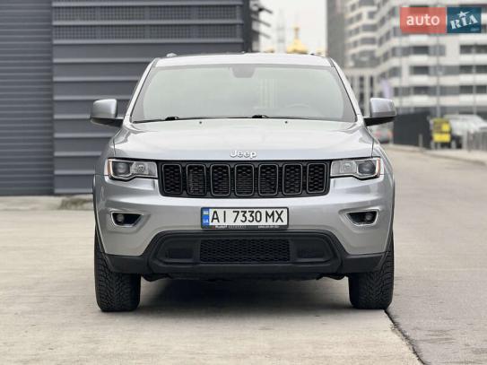 Jeep Grand cherokee
                  2017г. в рассрочку