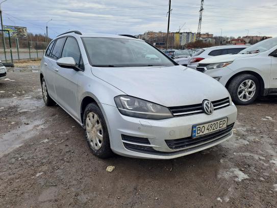 Volkswagen Golf                            2015г. в рассрочку