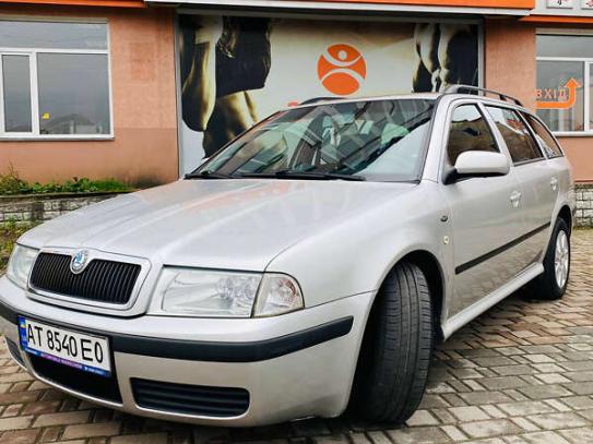 Skoda Octavia 2003р. у розстрочку