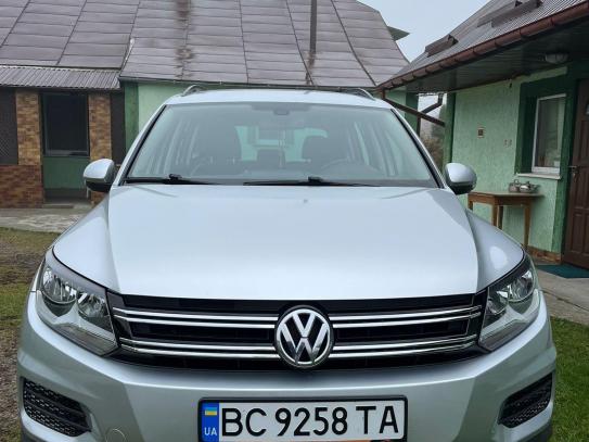 Volkswagen Tiguan
                          2016г. в рассрочку